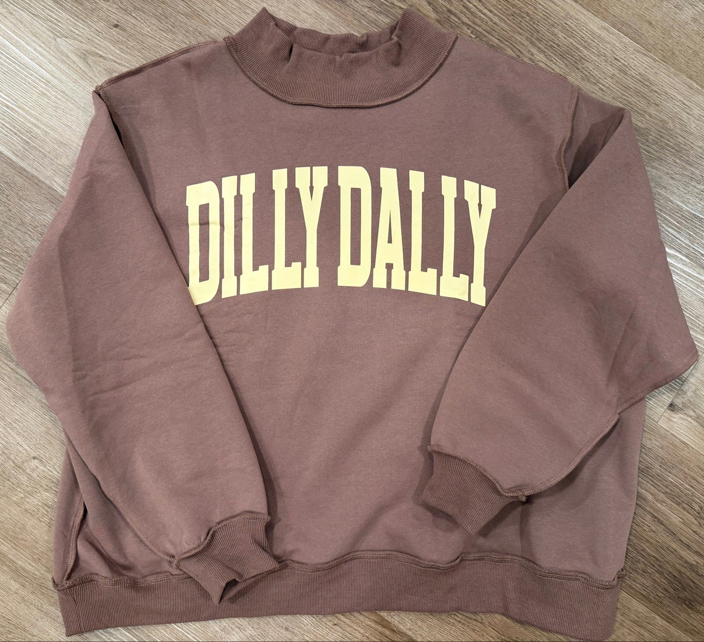 Dilly Dally Mockneck